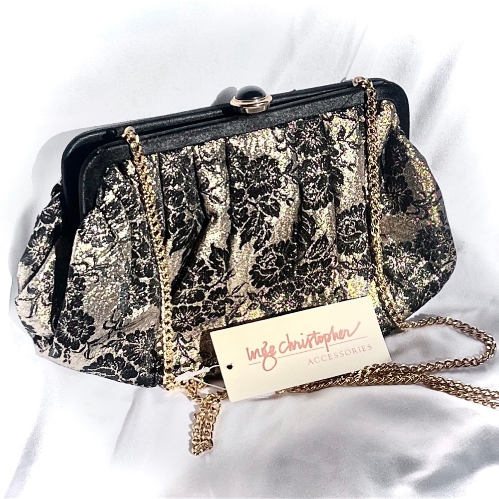 ☃️ NWT Floral Inge Christopher Clutch